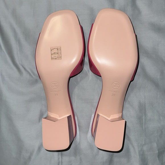 CHANEL calfskin CC mules - Picture 6 of 11